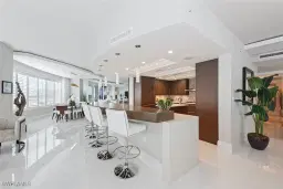 Picture of 13665 Vanderbilt Dr 301, Naples, FL 34110