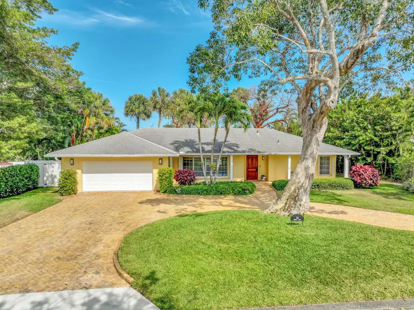 Picture of 10 Middle Road, Sewalls Point FL 34996