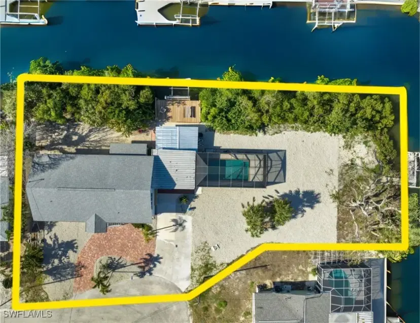 Picture of 351 Jefferson Ct, Fort Myers Beach FL 33931