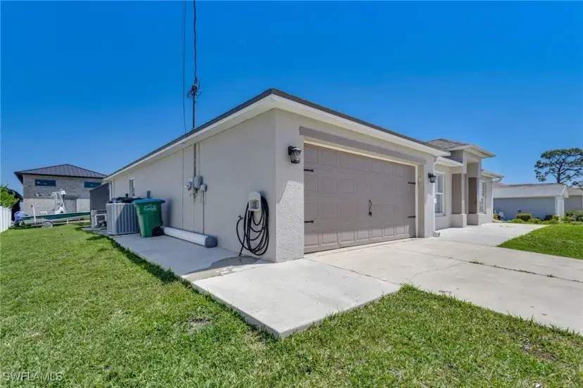 Picture of 1045 SW Embers Ter, Cape Coral FL 33991