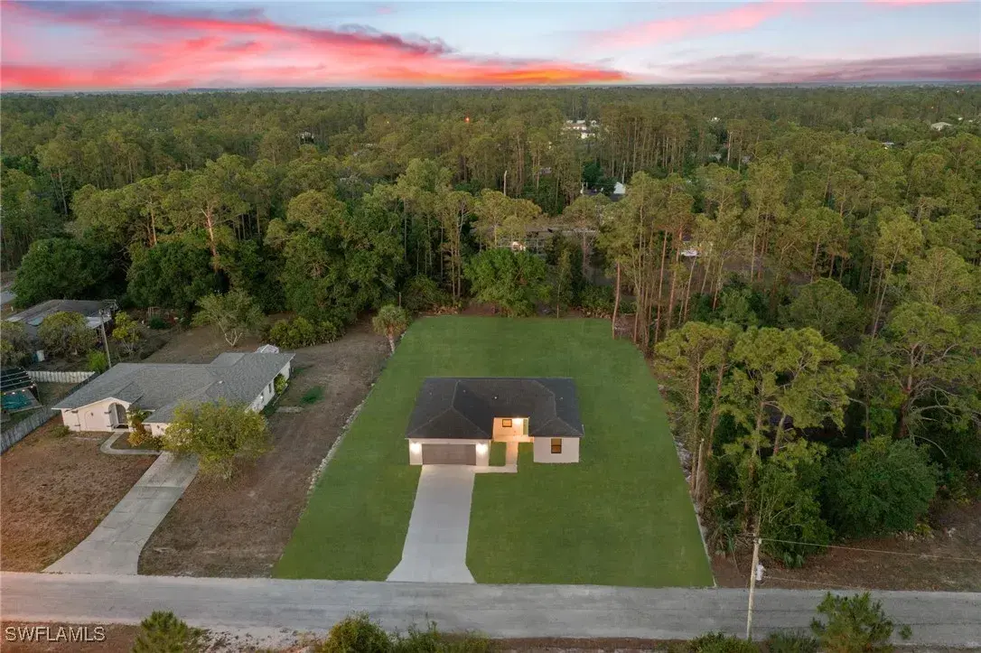 Picture of 818 Canton Ave, Lehigh Acres, FL 33972
