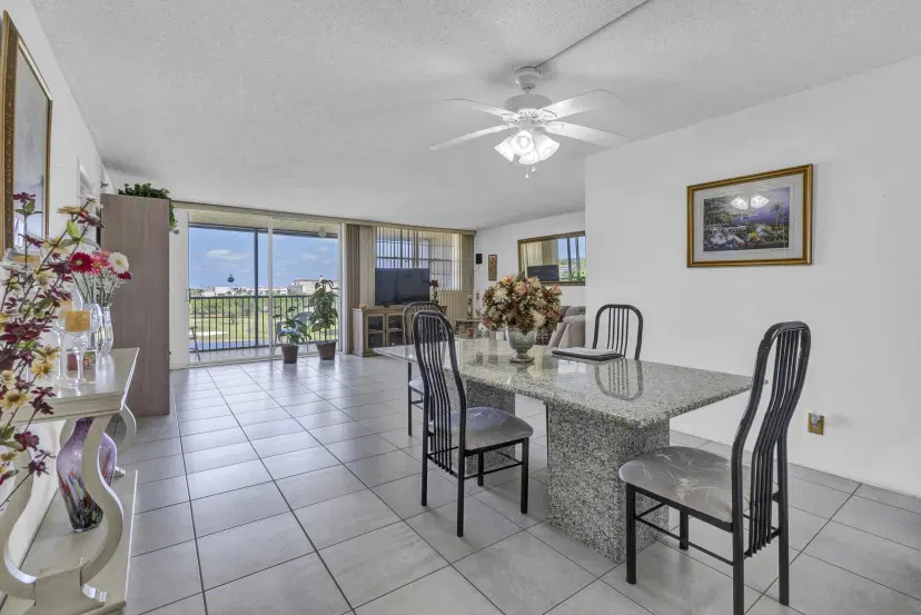 Picture of 3100 W Rolling Hills Circle 705, Davie FL 33328