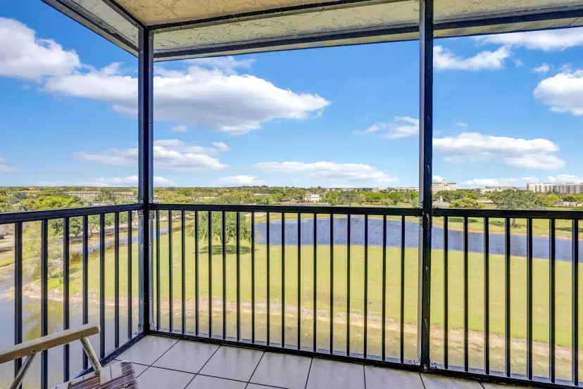 Picture of 3100 W Rolling Hills Circle 705, Davie FL 33328