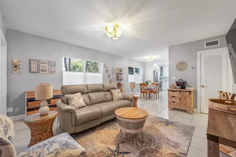 Picture of 2600 S Ocean Dr S109, Hollywood FL 33019