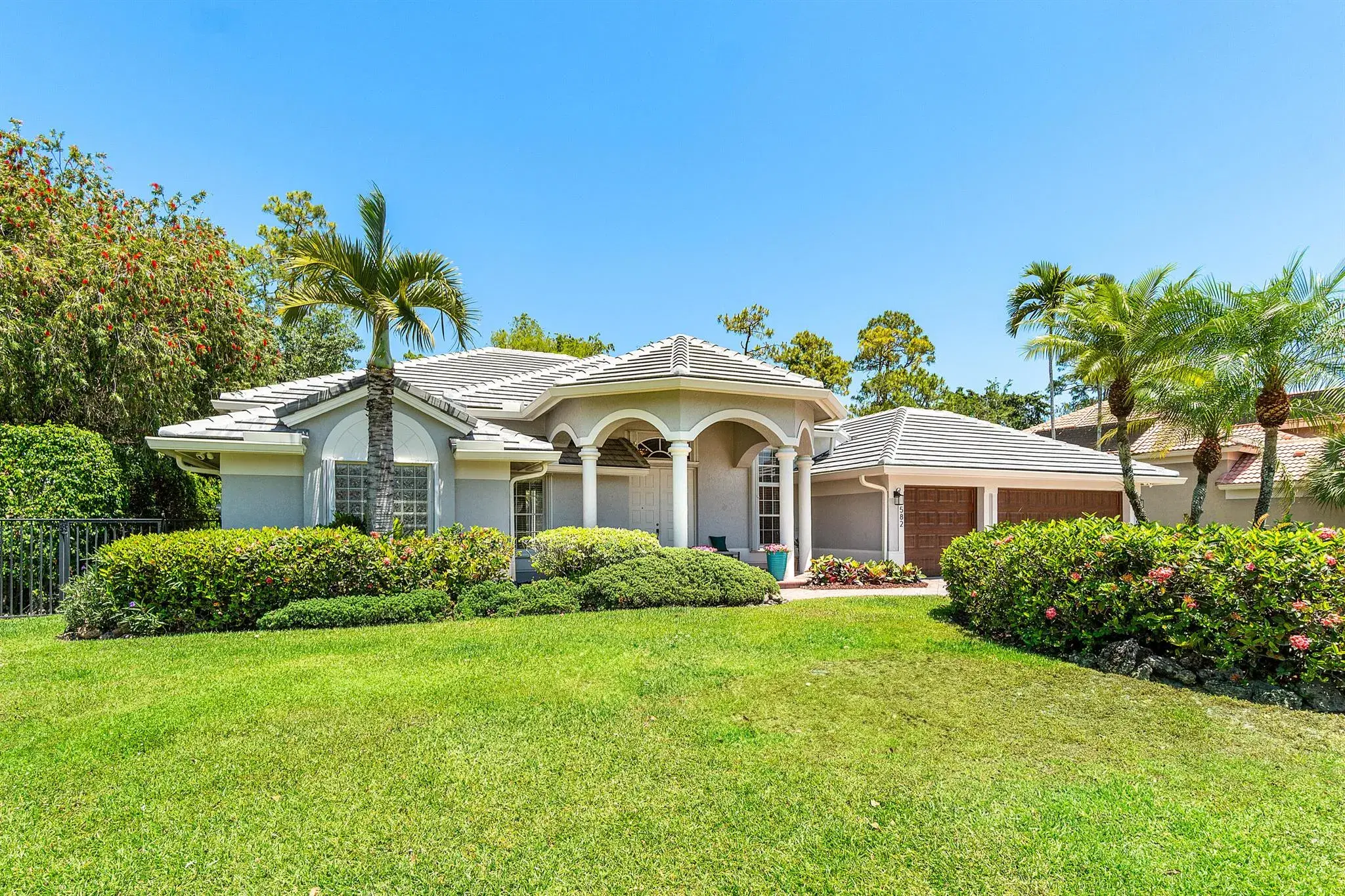 Picture of 582 Cypress Green Circle, Wellington, FL 33414