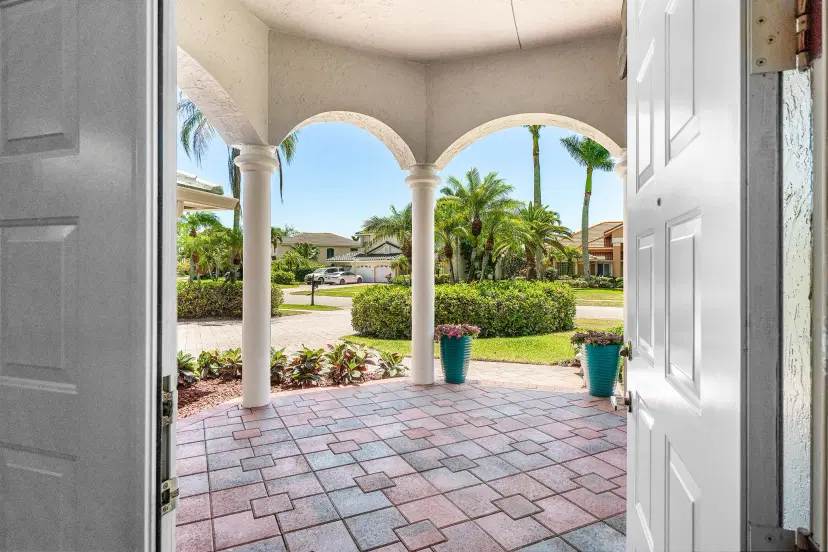 Picture of 582 Cypress Green Circle, Wellington FL 33414