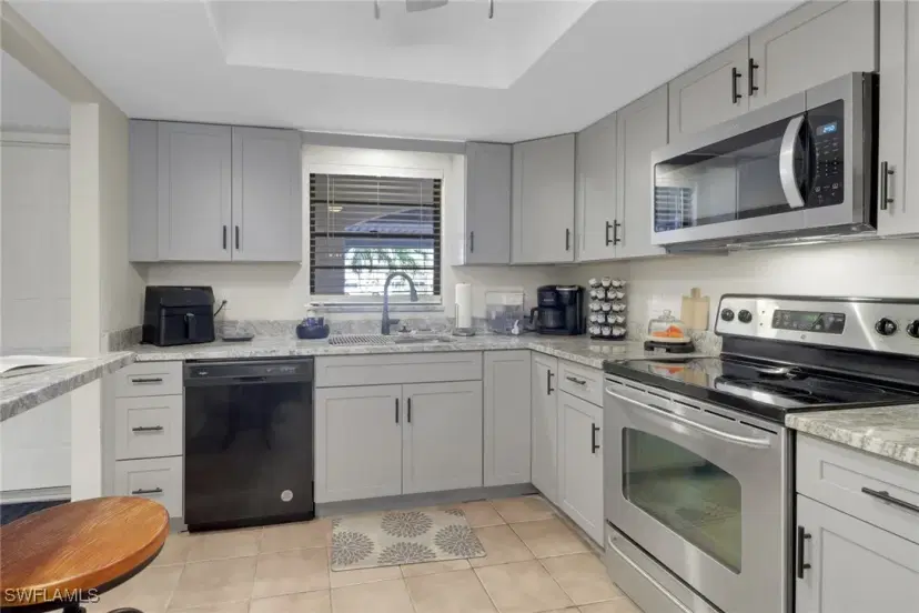 Picture of 3720 SE 10Th Ave 102, Cape Coral FL 33904