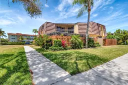 Picture of 44 Springdale Circle, Palm Springs, FL 33461