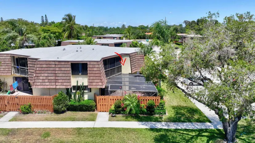 Picture of 44 Springdale Circle, Palm Springs FL 33461