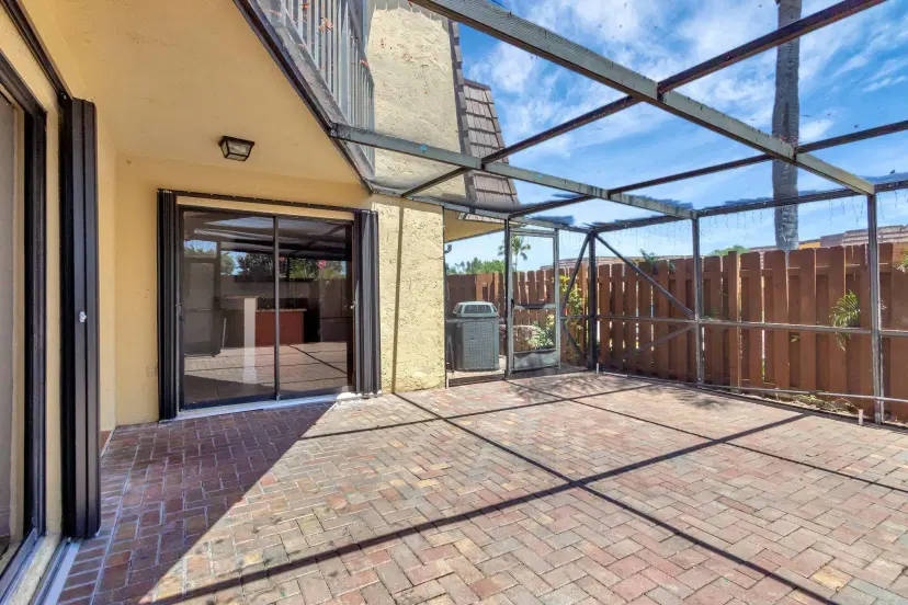 Picture of 44 Springdale Circle, Palm Springs FL 33461