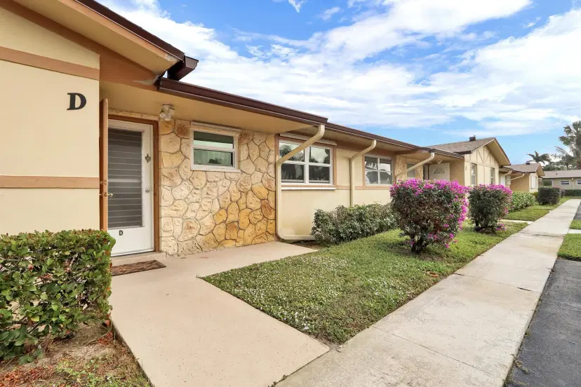 Picture of 2852 W Crosley Drive W D, West Palm Beach FL 33415