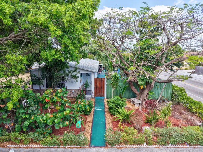 Picture of 629 N D Street, Lake Worth Beach FL 33460