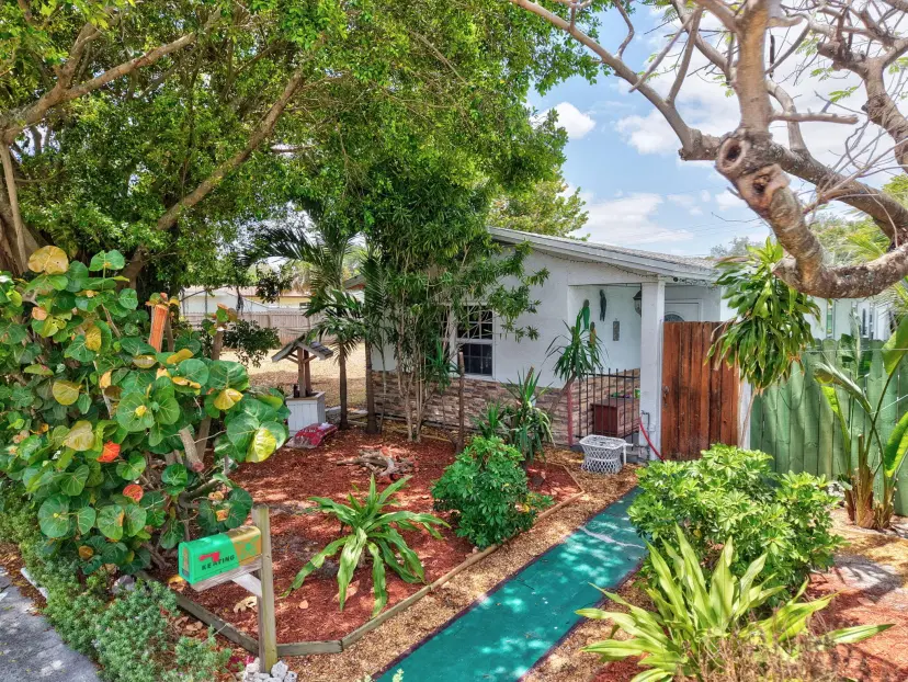Picture of 629 N D Street, Lake Worth Beach FL 33460