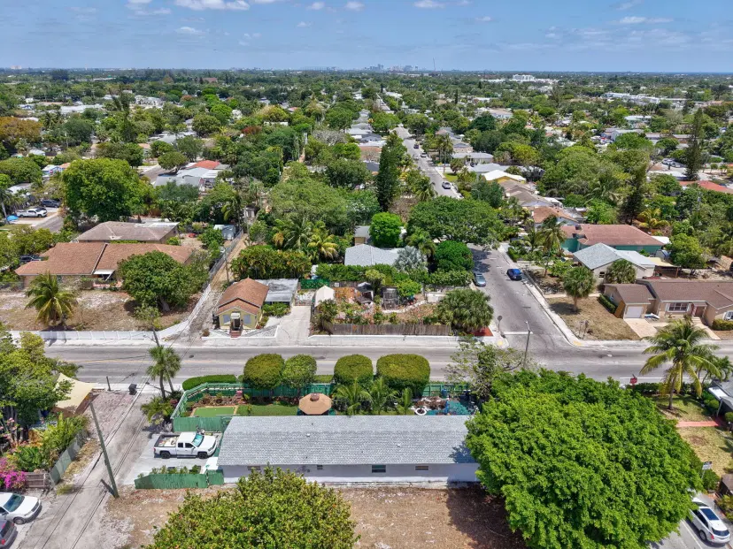 Picture of 629 N D Street, Lake Worth Beach FL 33460