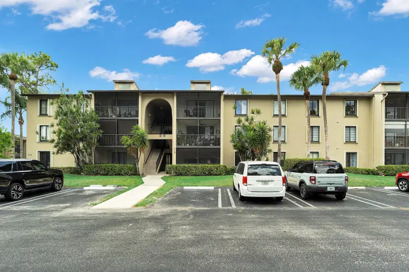 Picture of 712 Sunny Pine Way D1, Greenacres FL 33415