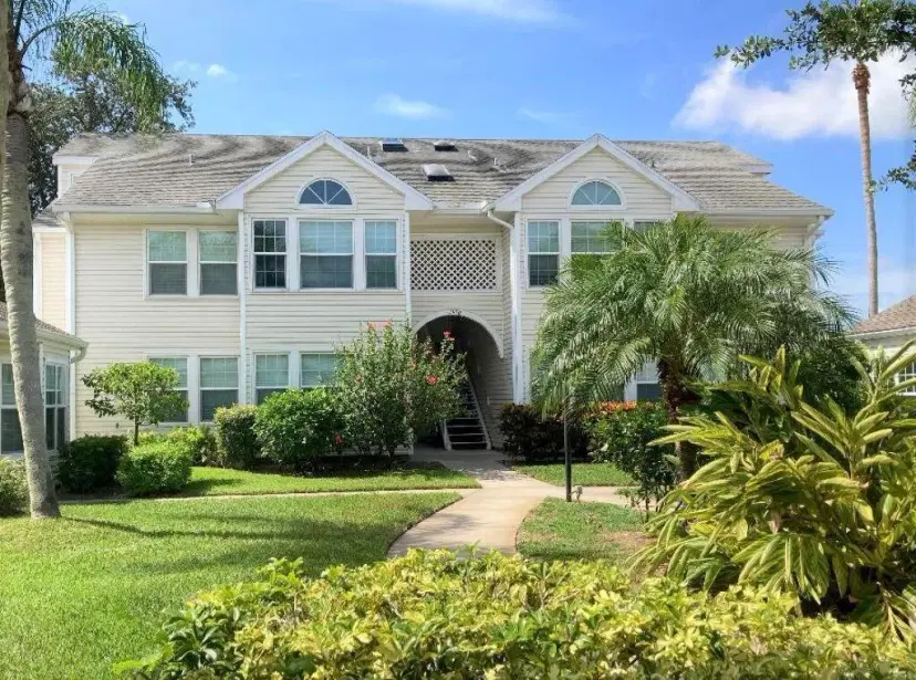 Picture of 1950 Westminster Circle 6, Vero Beach FL 32966