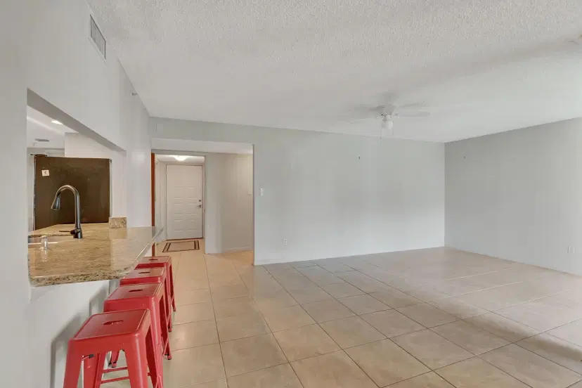 Picture of 950 Lavers Circle F109, Delray Beach FL 33444