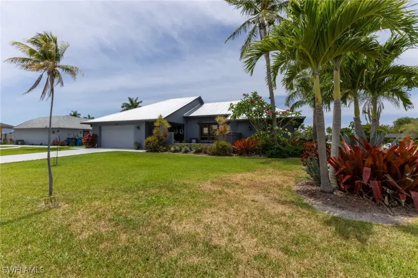 Picture of 1702 Whiskey Creek Dr, Fort Myers FL 33919
