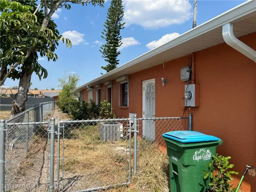 Picture of 3805 SE 10Th Ave, Cape Coral FL 33904