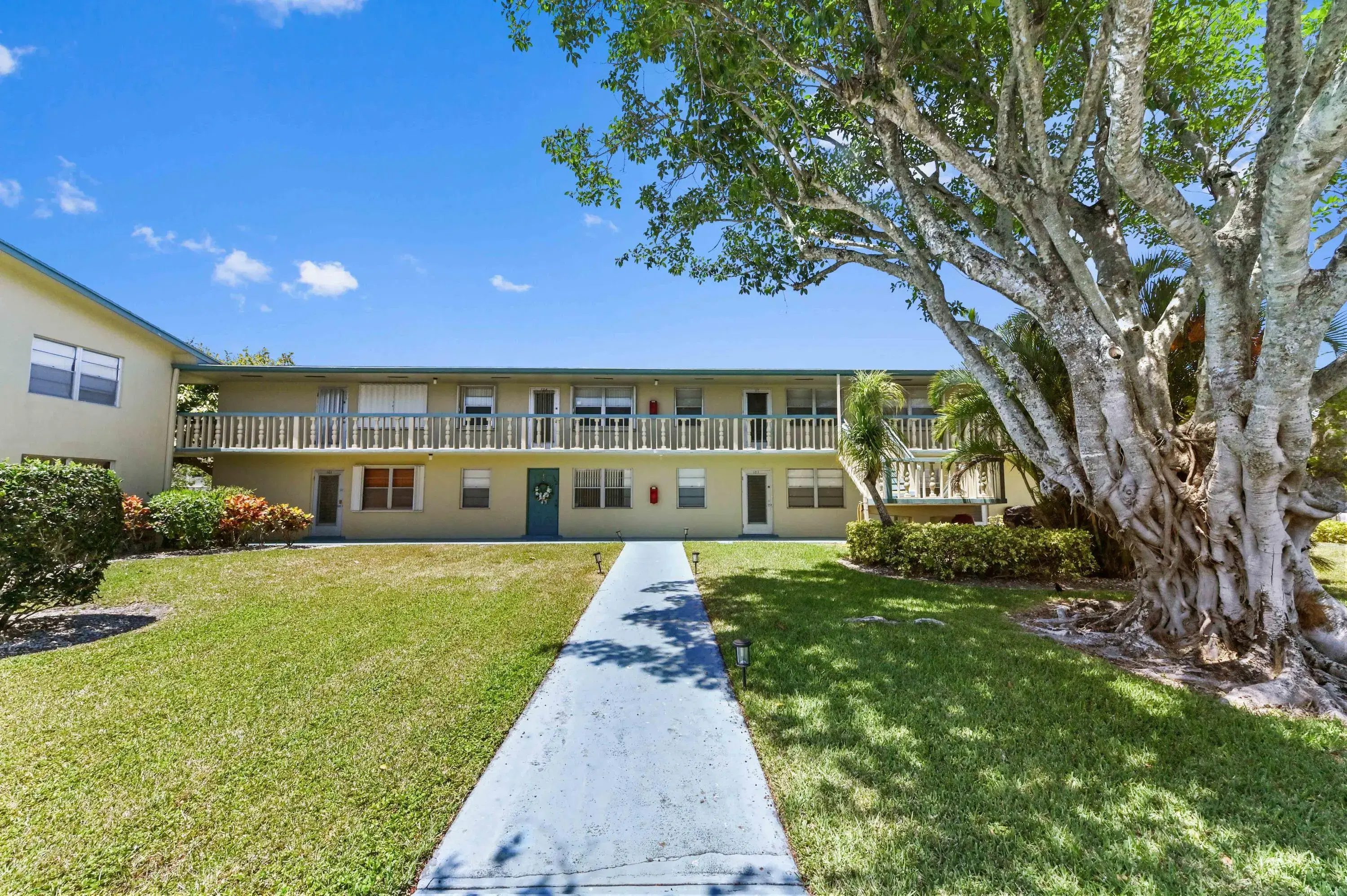 Picture of 111 Dorchester E 111, West Palm Beach, FL 33417