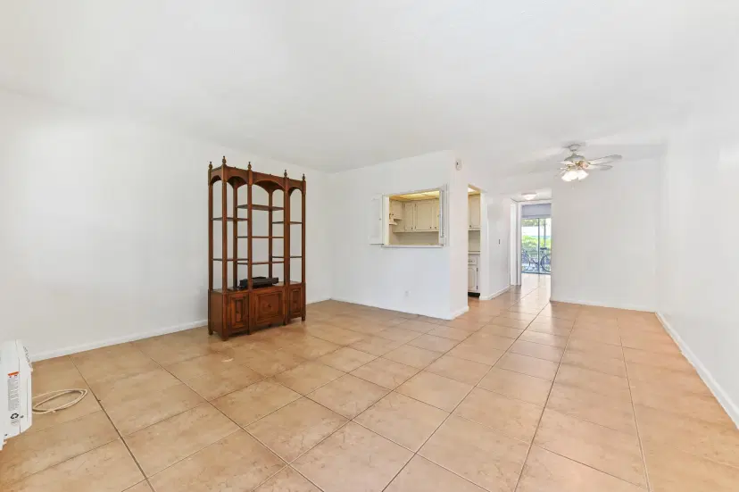 Picture of 111 Dorchester E 111, West Palm Beach FL 33417