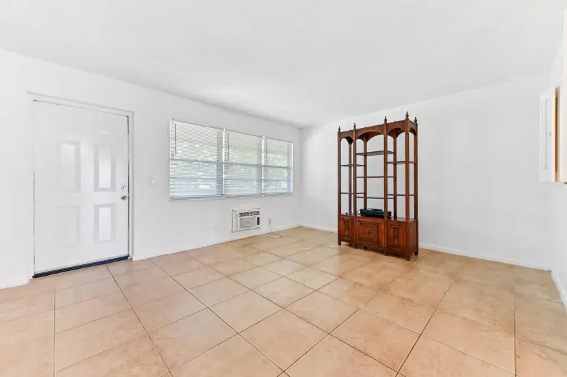 Picture of 111 Dorchester E 111, West Palm Beach FL 33417