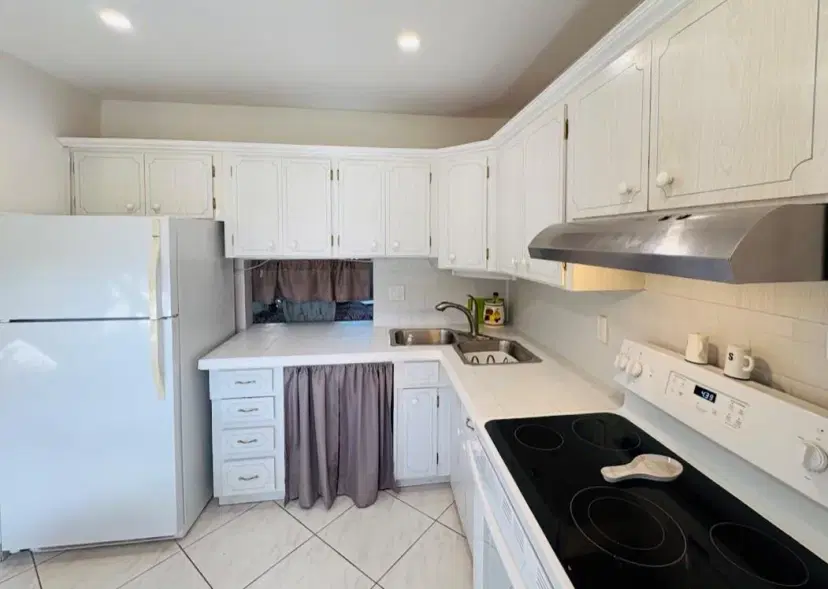 Picture of 1250 Atlantic Shores Blvd 110, Hallandale Beach FL 33009