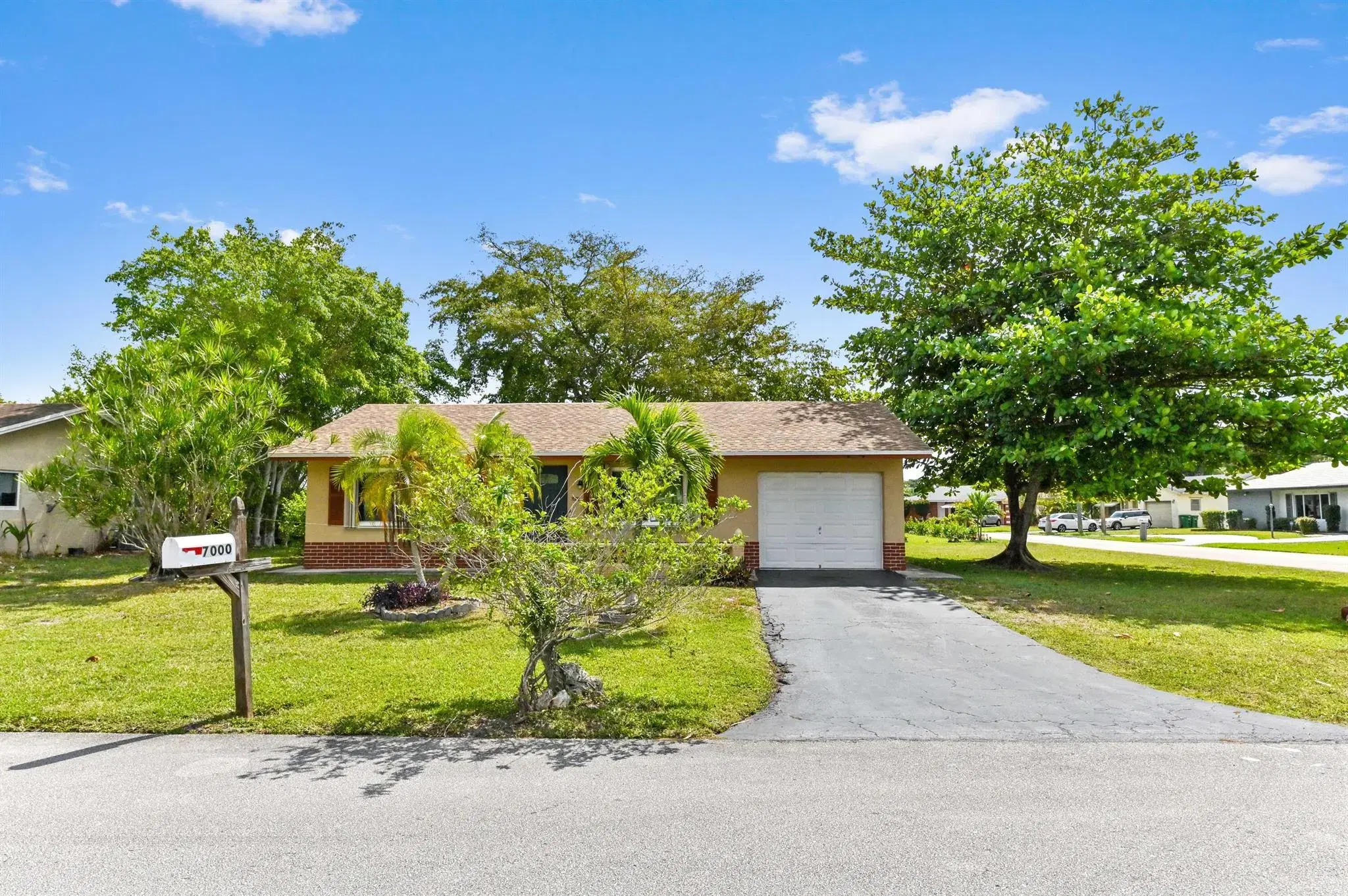 Picture of 7000 NW 95Th Terrace, Tamarac, FL 33321