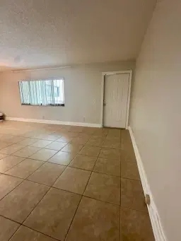 Picture of 915 Meadows Circle, Boynton Beach, FL 33436