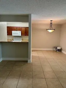 Picture of 915 Meadows Circle, Boynton Beach, FL 33436