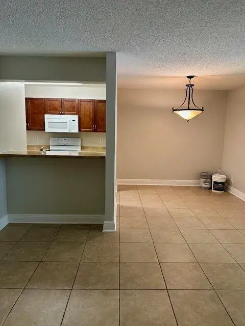 Picture of 915 Meadows Circle, Boynton Beach FL 33436