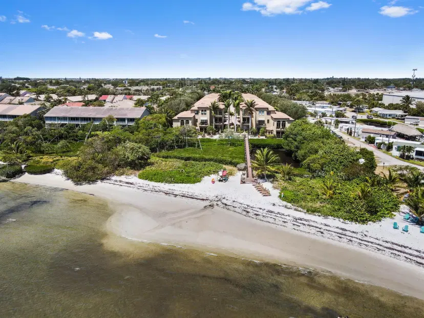 Picture of 210 Via Villagio, Hypoluxo FL 33462
