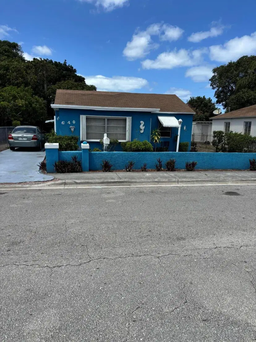 Picture of 640 W 2Nd Street, Riviera Beach FL 33404