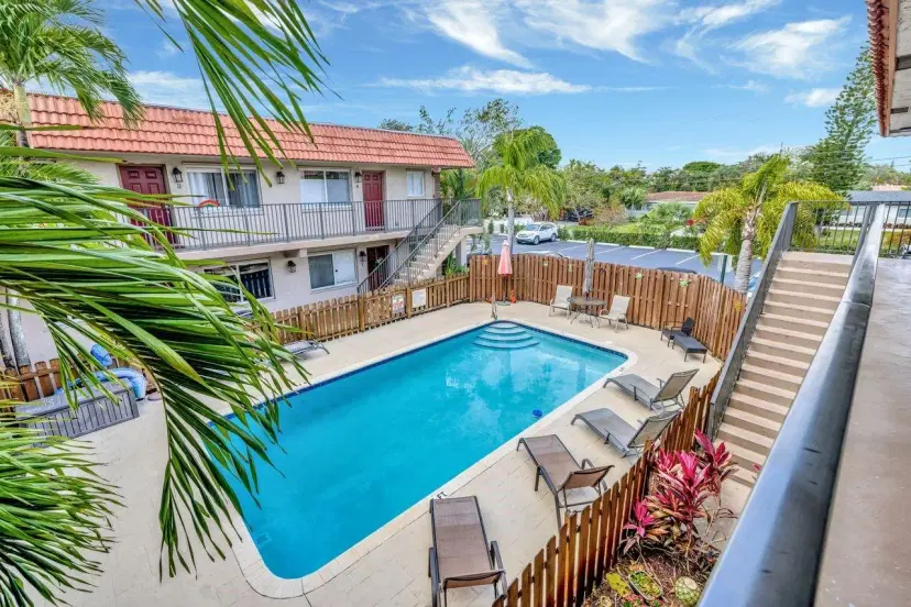 Picture of 3030 NE 5Th Ter 8, Wilton Manors FL 33334