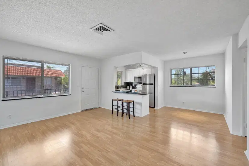 Picture of 3030 NE 5Th Ter 8, Wilton Manors FL 33334