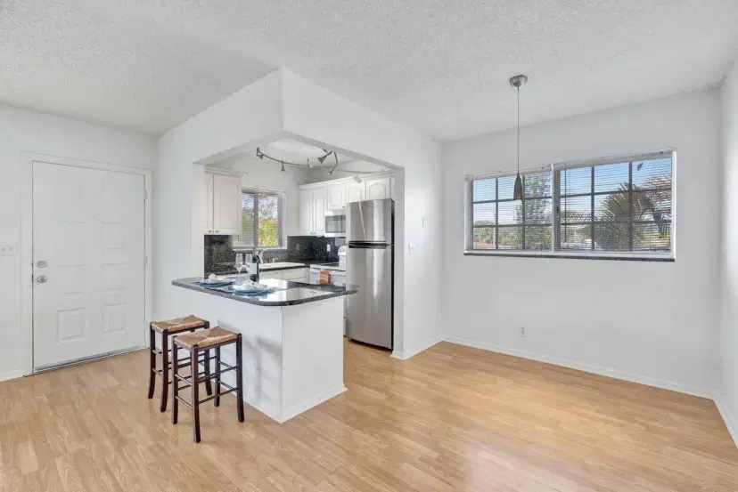 Picture of 3030 NE 5Th Ter 8, Wilton Manors FL 33334