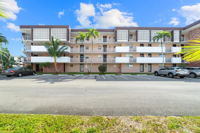 Picture of 2951 NW 46Th Avenue 306, Lauderdale Lakes FL 33313