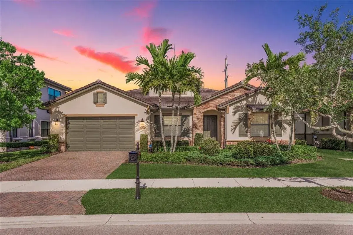 Picture of 9010 E Watercrest Cir, Parkland, FL 33076