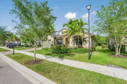 Picture of 9010 E Watercrest Cir, Parkland, FL 33076
