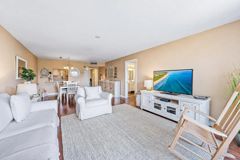 Picture of 405 Us Highway 1 104, North Palm Beach FL 33408