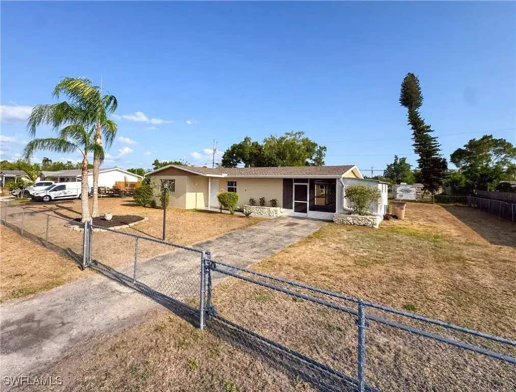 Picture of 508 Wyoming Rd, Lehigh Acres, FL 33936