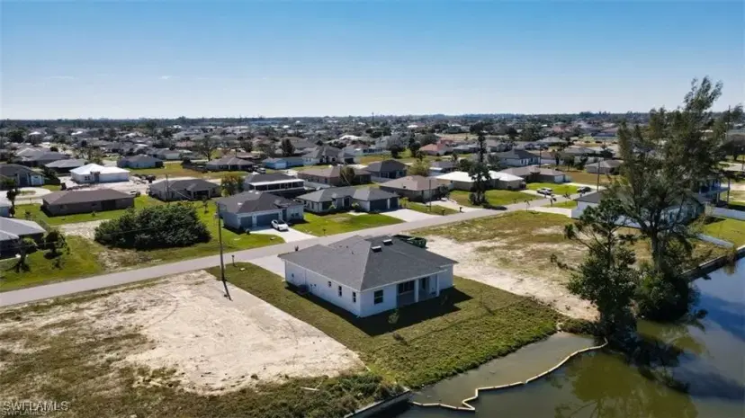 Picture of 121 NE 8Th Ter, Cape Coral FL 33909