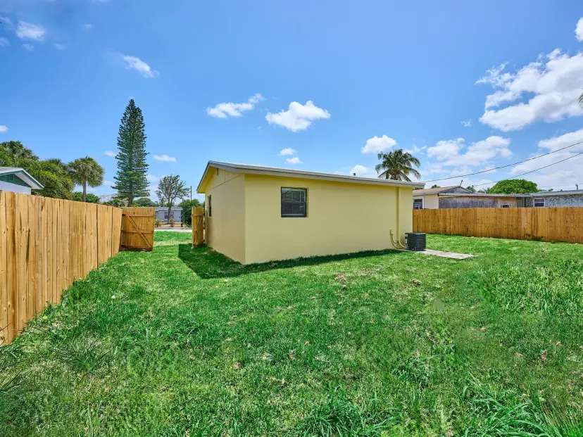 Picture of 201 Ocean Parkway, Boynton Beach FL 33435