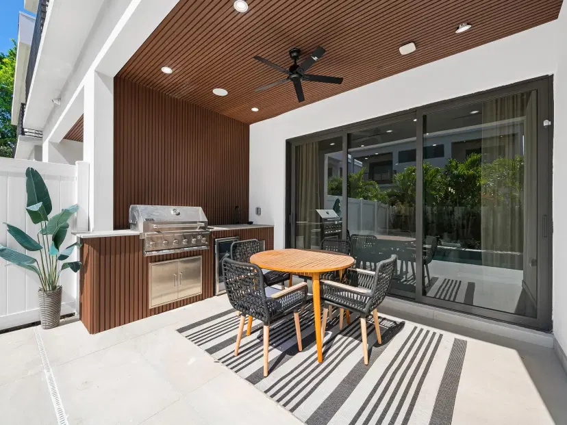 Picture of 918 NE 17Th Ave, Fort Lauderdale FL 33304