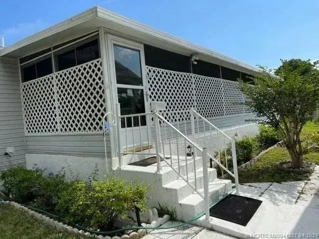 Picture of 2555 Pga Blvd, Palm Beach Gardens FL 33410