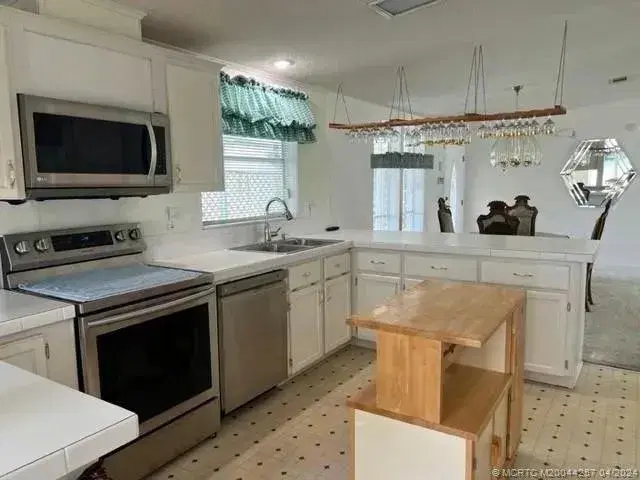 Picture of 2555 Pga Blvd, Palm Beach Gardens FL 33410