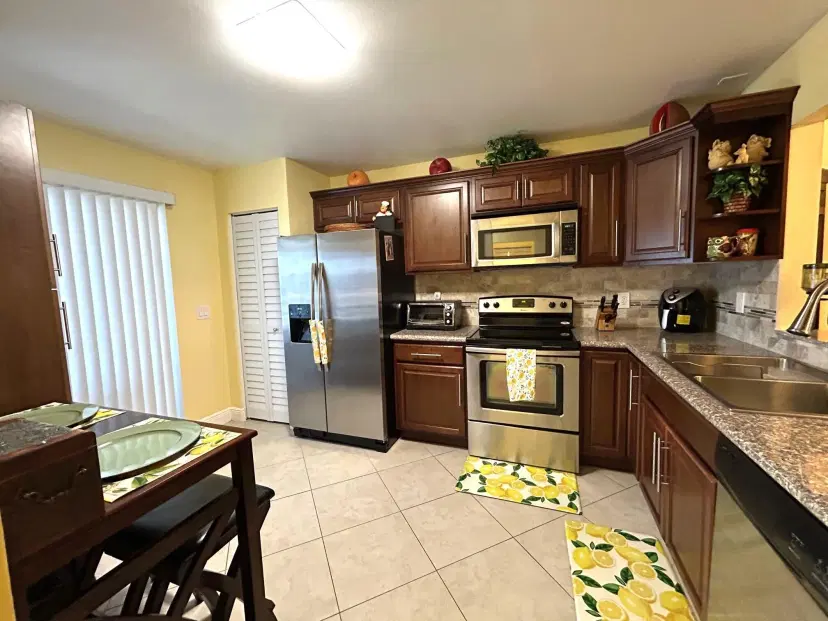 Picture of 4330 Lucerne Villas Lane, Lake Worth FL 33467
