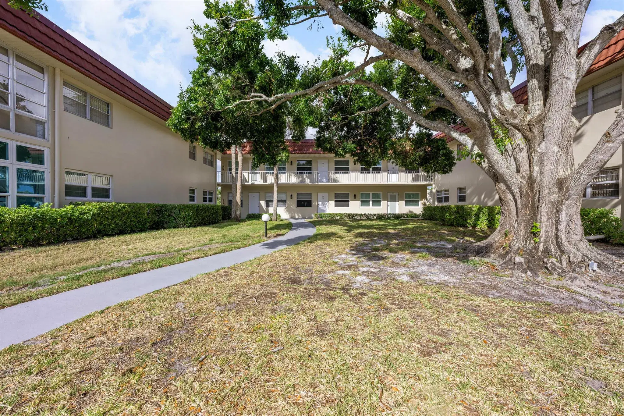 Picture of 26 Pine Arbor Lane 205, Vero Beach, FL 32962
