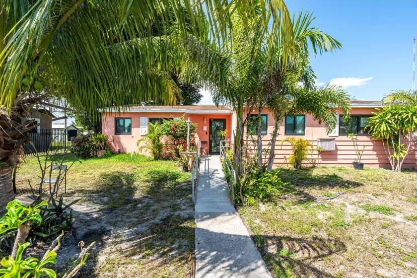 Picture of 1021 NW 195 St, Miami FL 33169