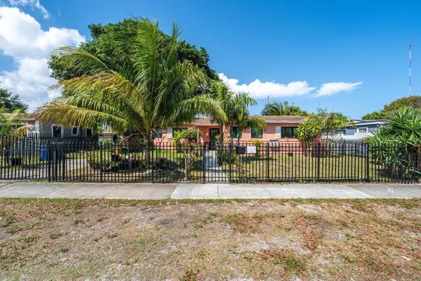 Picture of 1021 NW 195 St, Miami FL 33169